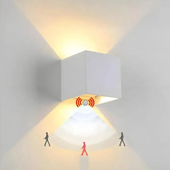 Applique da esterno con sensore di movimento a LED bidirezionale regolabile stile minimal
