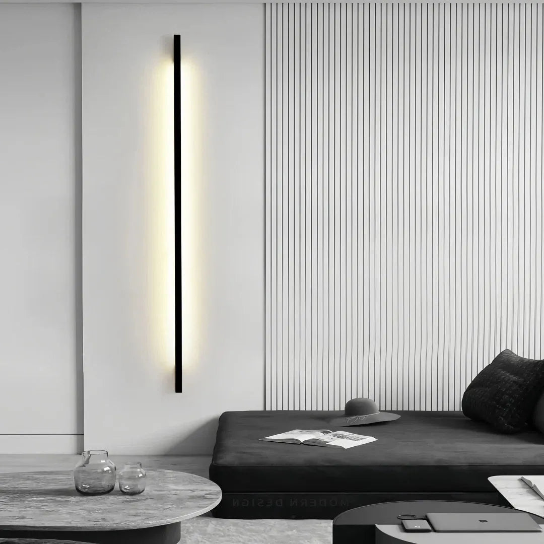 Applique da parete lineare in metallo con LED dal design minimal nero per soggiorno