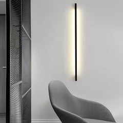 Applique da parete lineare in metallo con LED dal design minimal nero per soggiorno