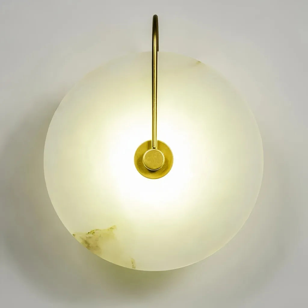 Applique da parete rotonda in alabastro dal design contemporaneo per soggiorno