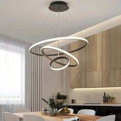 Lampadario ad anelli LED dimmerabile in metallo dal design moderno per soggiorno