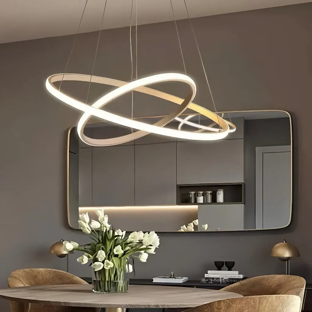 Lampadario ad anelli LED dimmerabile in metallo dal design moderno per soggiorno