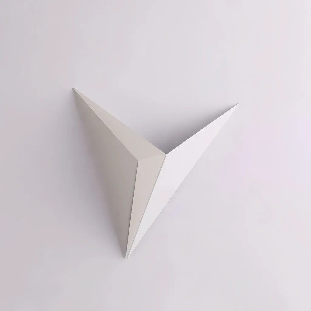 Applique da parete minimal dal design geometrico in metallo con LED dimmerabile