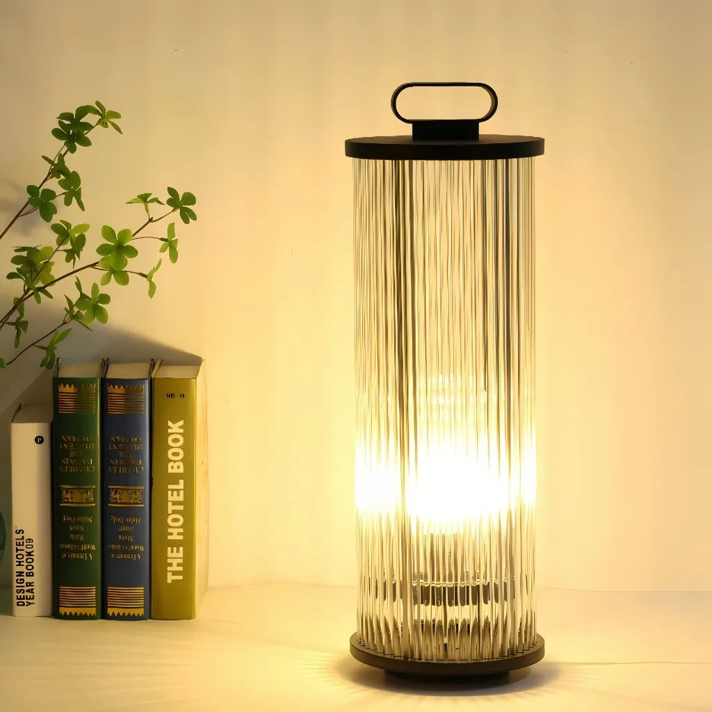 Lanterna da terra per esterno portatile e ricaricabile contemporanea a LED cilindrica in vetro scanalato