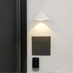 Applique da esterno monodirezionale LED con forma conica per ingresso