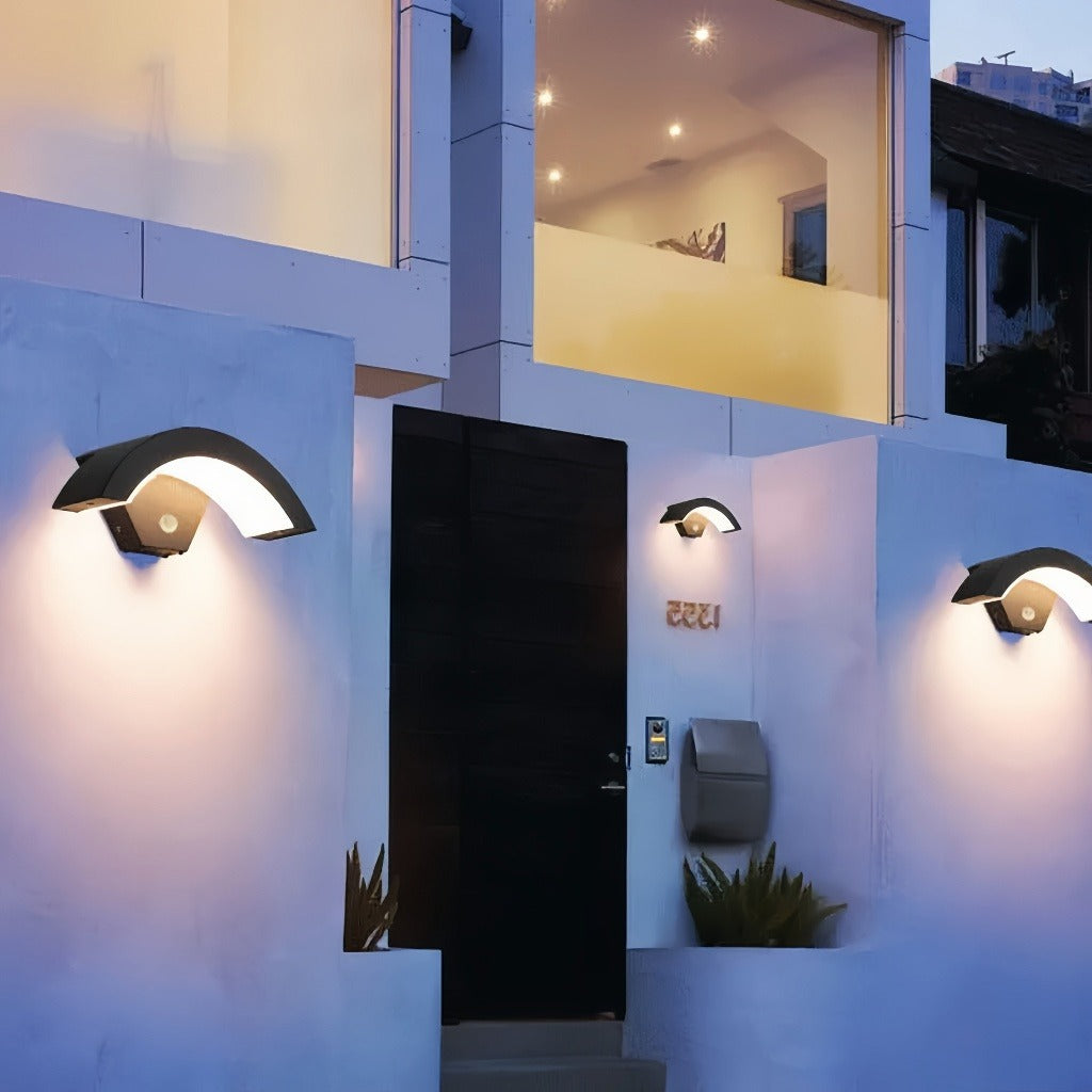 Applique da esterno LED con sensore di movimento nero ad arco in metallo minimalista