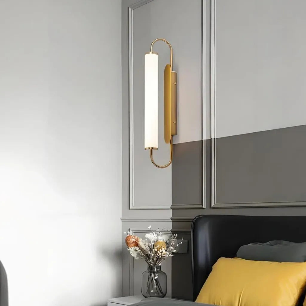 Applique dorata da parete contemporanea cilindrica con LED dimmerabile per camera da letto