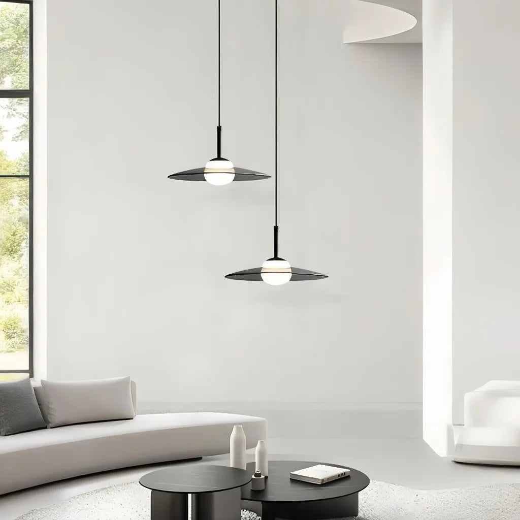 Lampada a sospensione minimal in vetro con diffusore a disco e LED dimmerabile da camera da letto