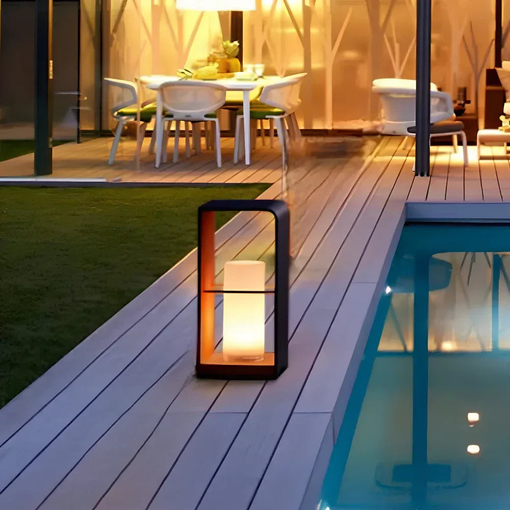 Lampada solare da terrazzo rettangolare moderna in metallo nero con LED