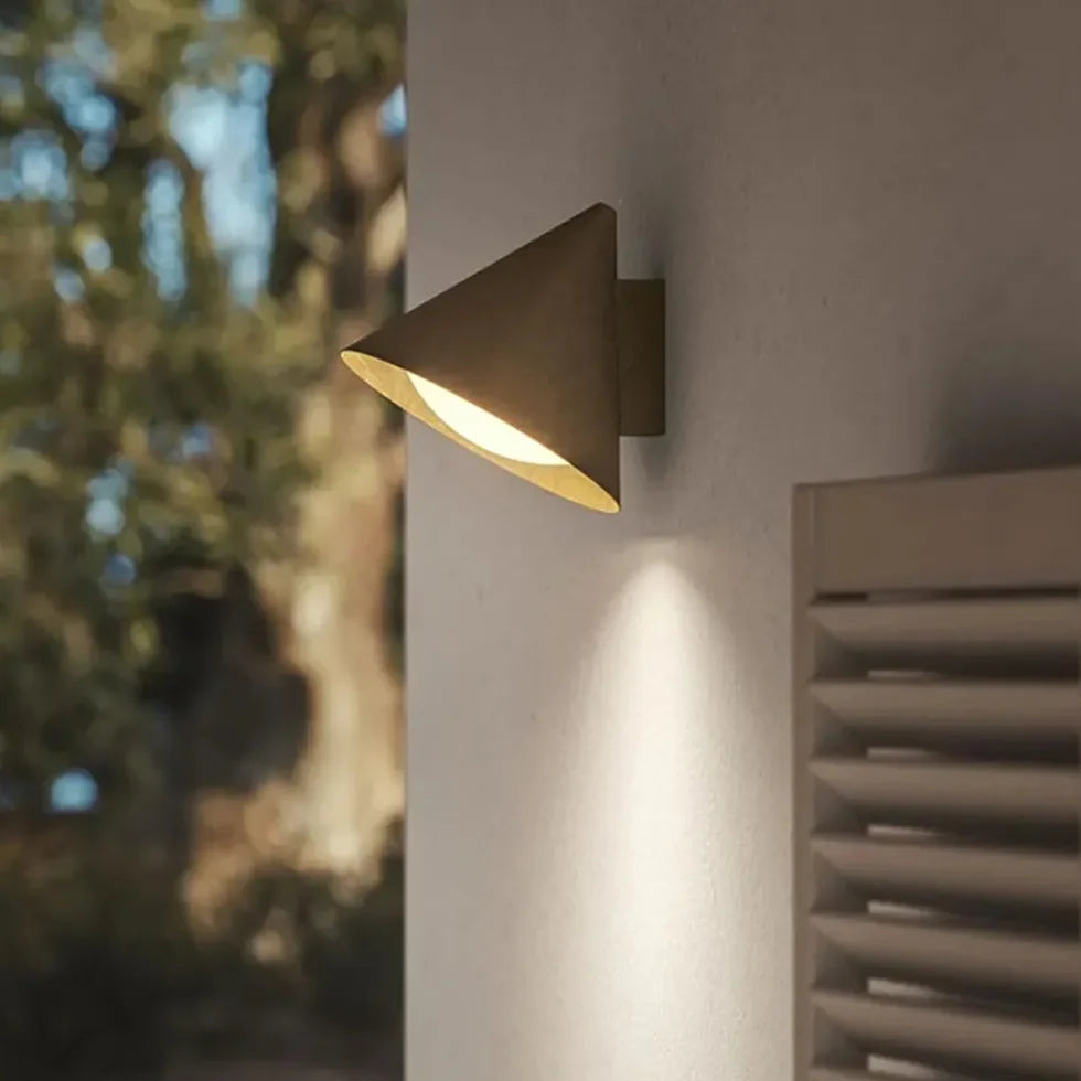 Applique da esterno antiche in metallo LED forma cono