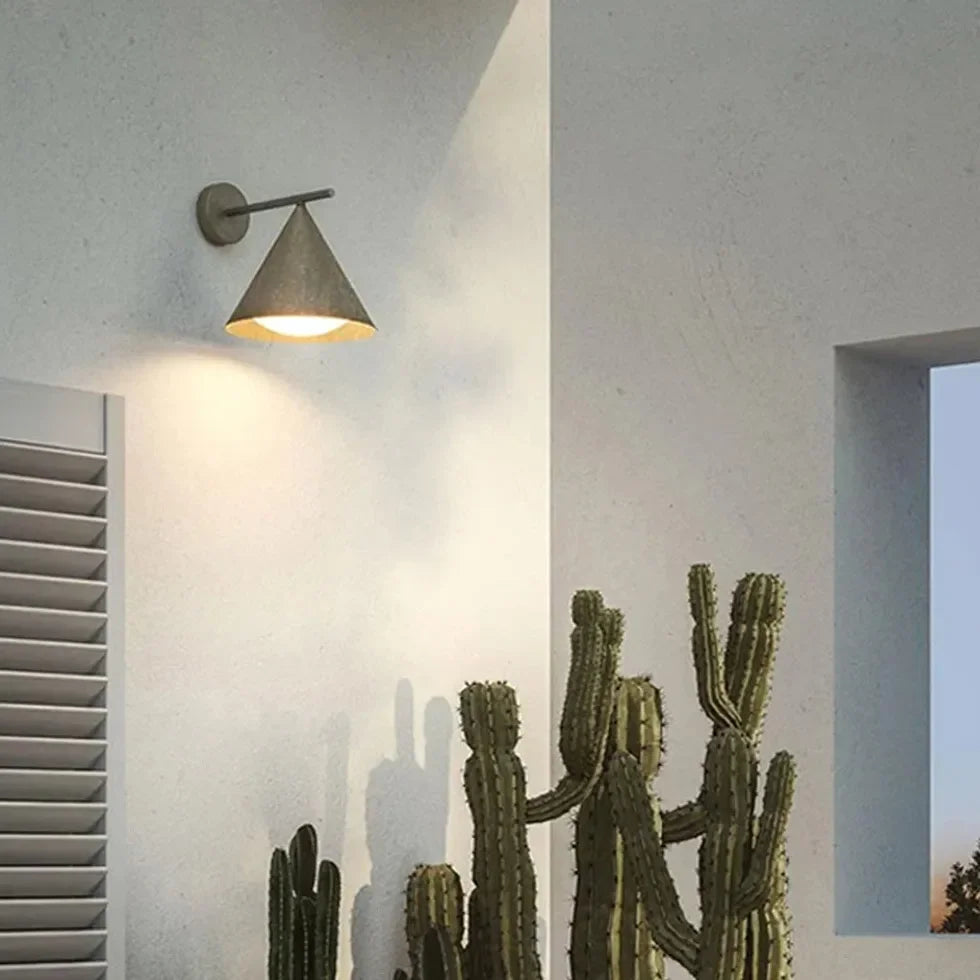 Applique da esterno antiche in metallo LED forma cono