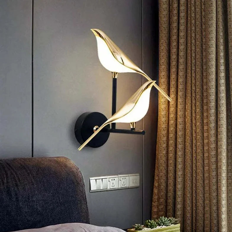 Applique da parete design moderno LED orientabile oro per comodino a forma di uccello