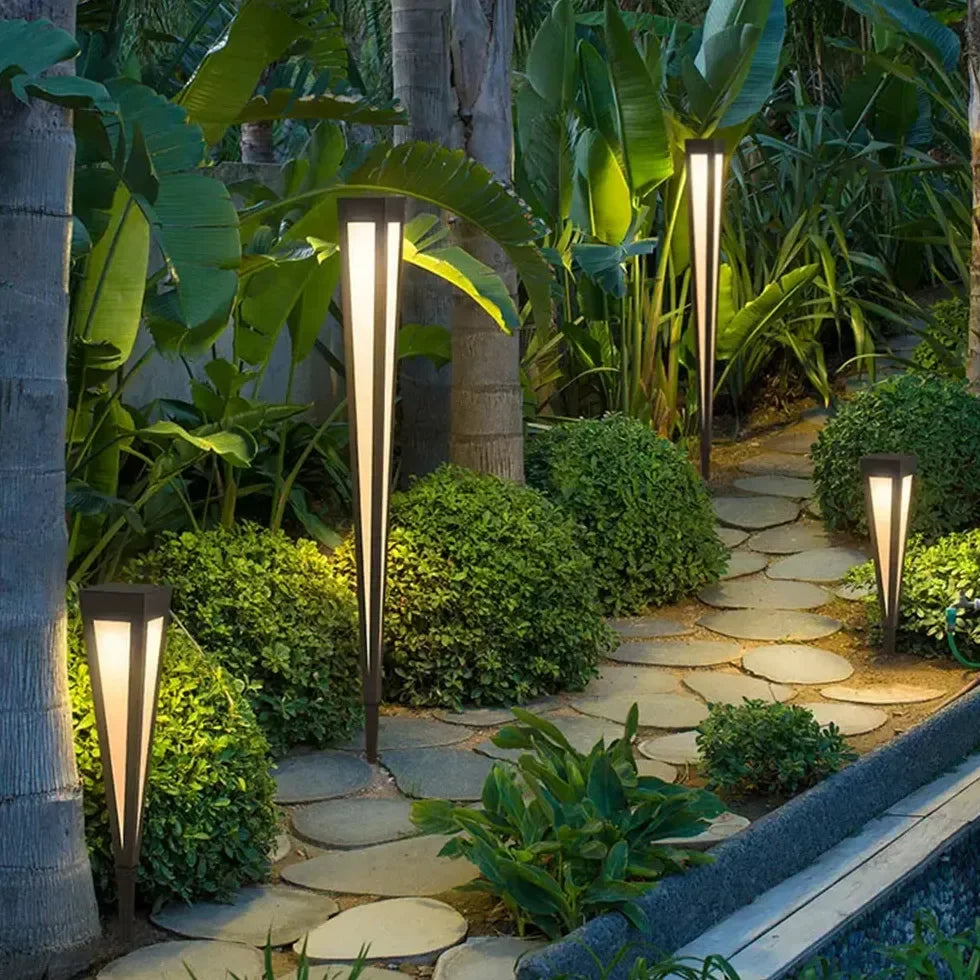 Lampione da esterno giardino moderno LED solare a forma conica