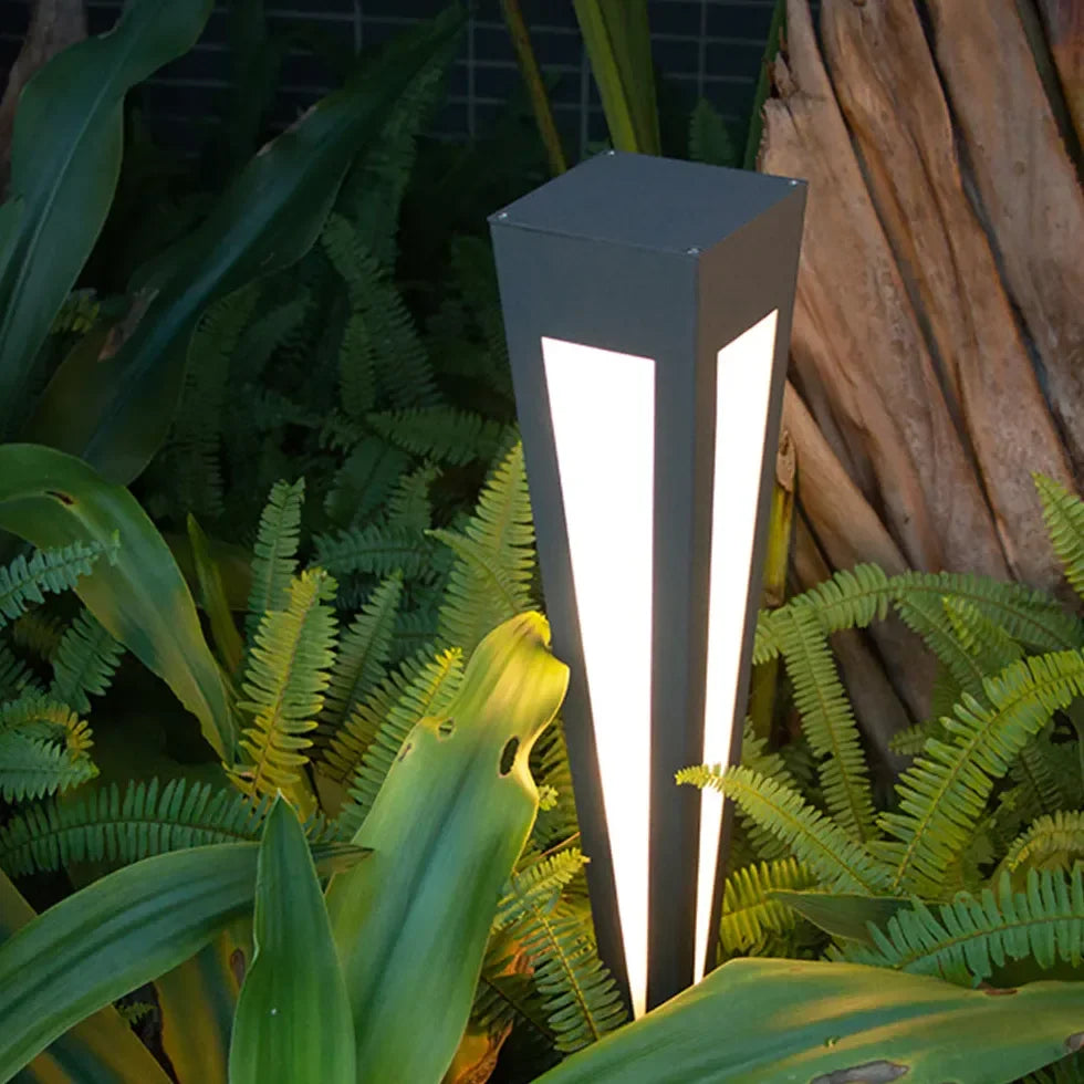 Lampione da esterno giardino moderno LED solare a forma conica