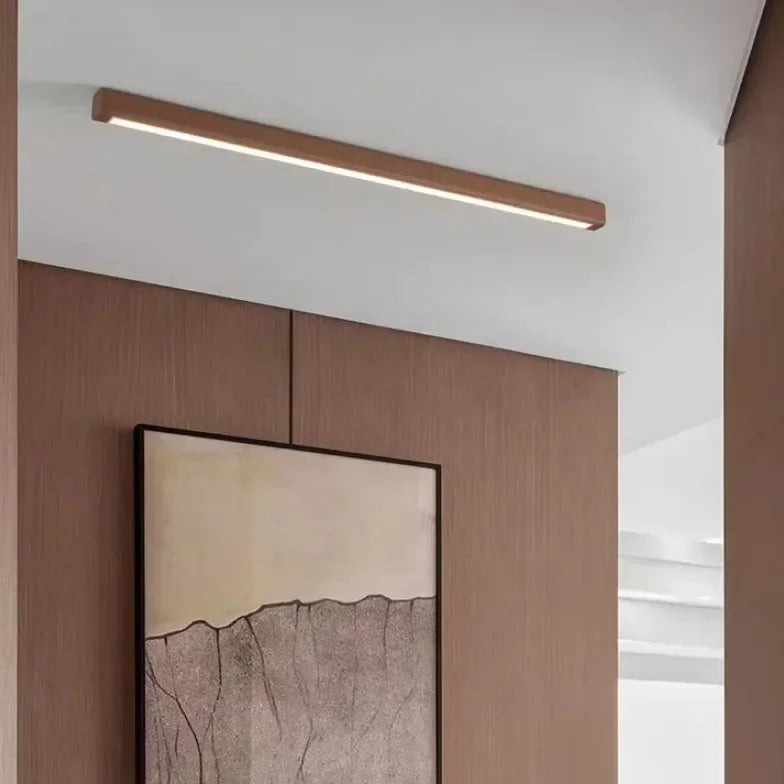 Plafoniera lunga LED in legno per corridoio nordica