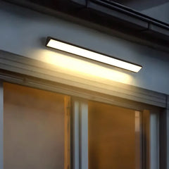 Applique esterno sopra porta lunga LED moderno nero