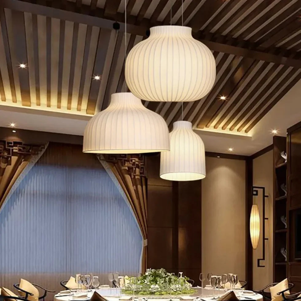 Lampadario a forma di lanterna in tessuto bianco stile nordico con attacco E27 per sala da pranzo