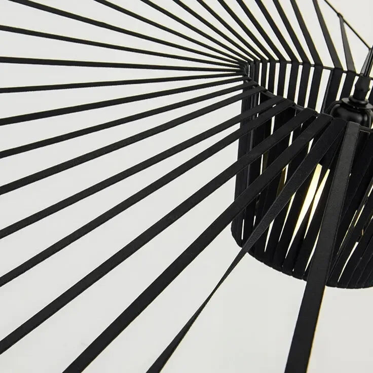 Lampadario a sospensione di design in stile contemporaneo per soggiorno con forma organica