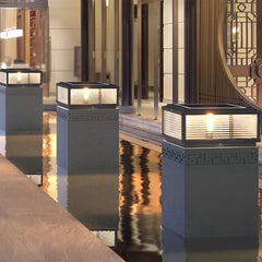 Lampada da pilastro quadrata in vetro a LED solare con sensore crepuscolare per giardino