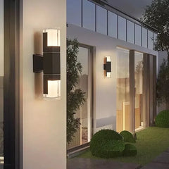 Applique da esterno con sensore di movimento LED a forma di colonna rettangolare nera moderna
