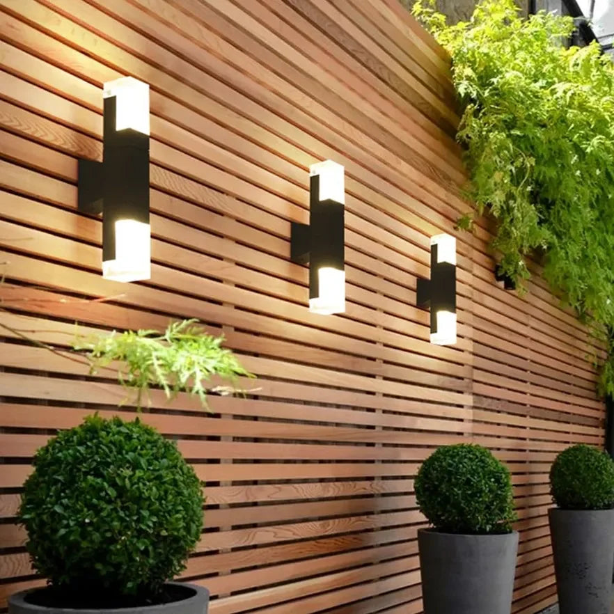 Applique da esterno con sensore di movimento LED a forma di colonna rettangolare nera moderna