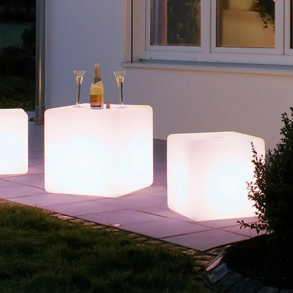 Lampada cubo da terra LED ricaricabile design moderno per balcone