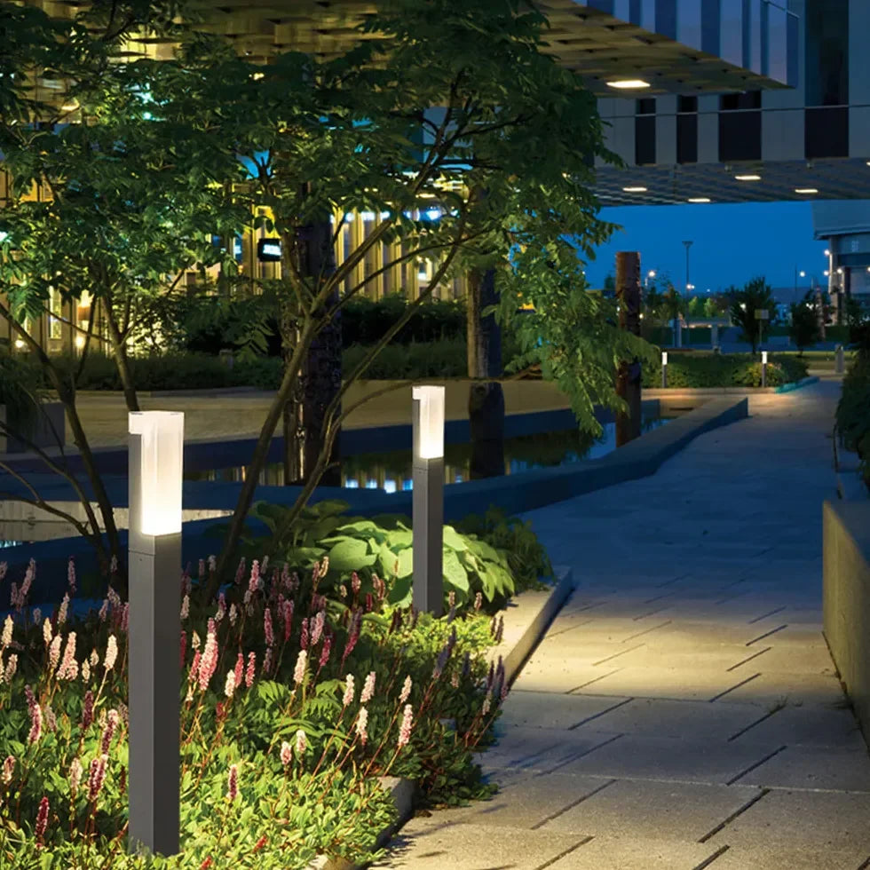 Luce solare lampione da giardino con sensore di movimento dal design moderno