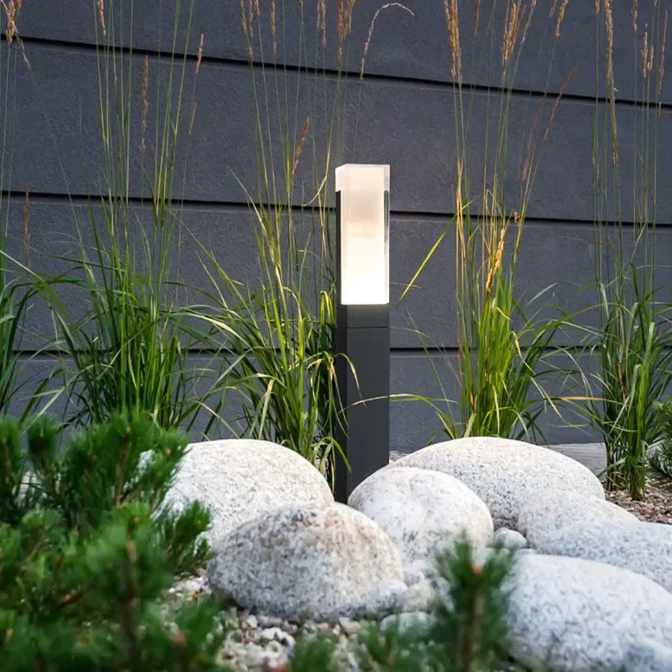 Luce solare lampione da giardino con sensore di movimento dal design moderno