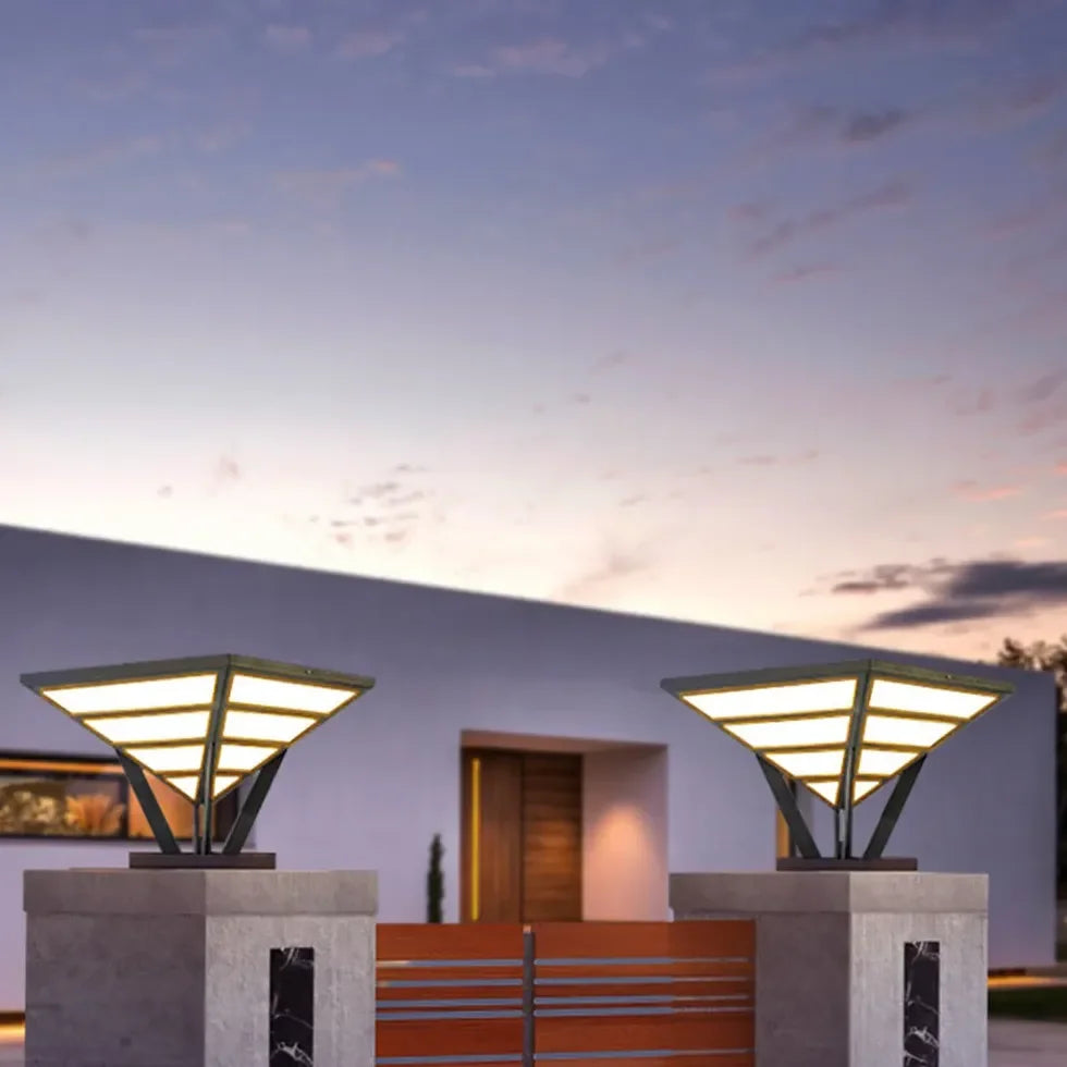 Lampada per pilastri cancello solare LED in metallo nero a cono stile moderno