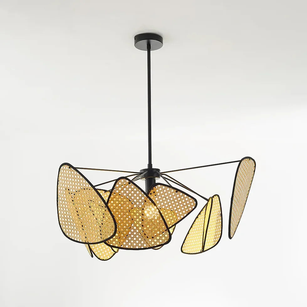 Lampadario in rattan a sospensione in stile naturale con forme organiche per sala pranzo