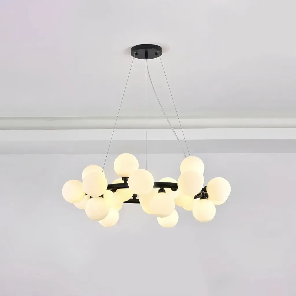 Lampadario con sfere di vetro dal design moderno per sala da pranzo