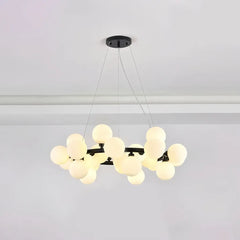 Lampadario con sfere di vetro dal design moderno per sala da pranzo