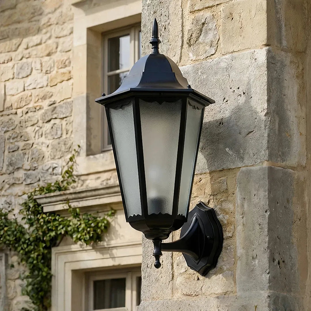 Lanterna applique esterno ingresso stile classico con paralume in vetro martellato